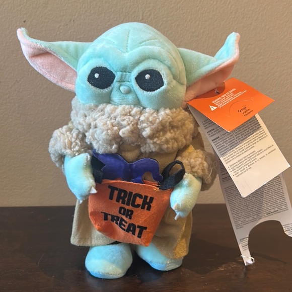 Star Wars Baby Yoda Grogu Animated  Dances Music Halloween Decor - Picture 1 of 2